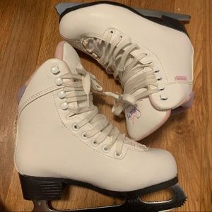 SOLD jackson figure skates